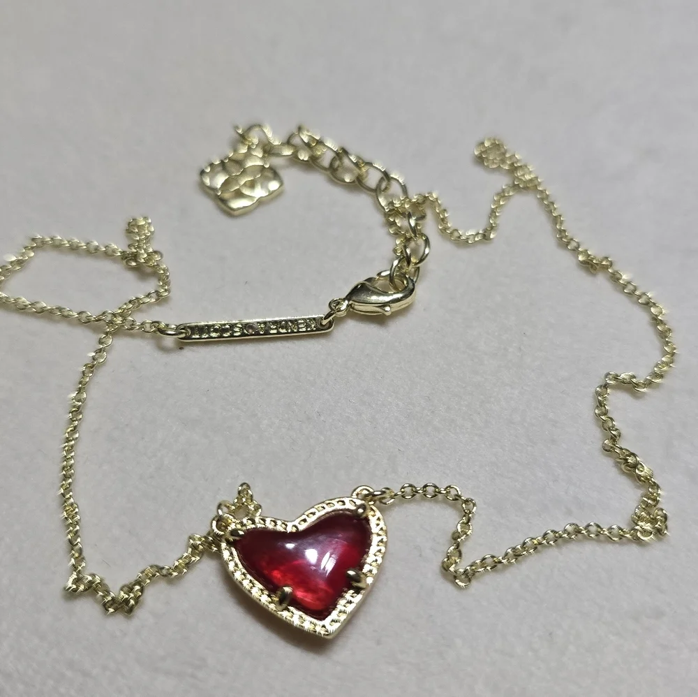 Kendra Scott Ari Heart Pendant Necklace - Picture 4 of 4